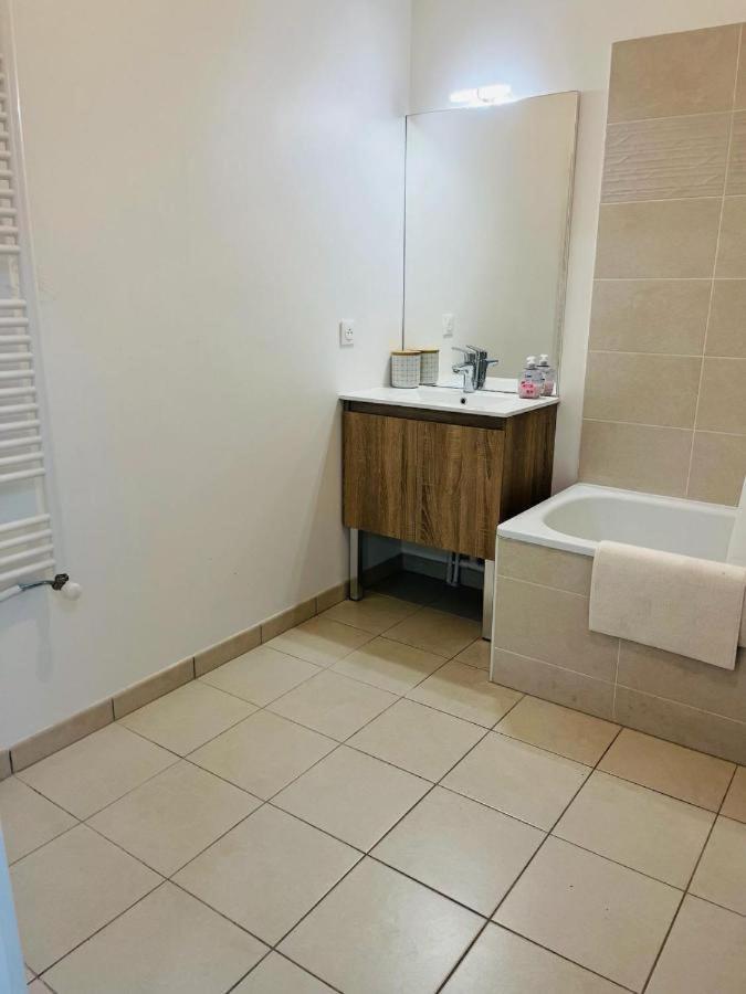 Spacieux Appart Terrasse Metro Hopital 4Pers Wifi Villejuif Ngoại thất bức ảnh